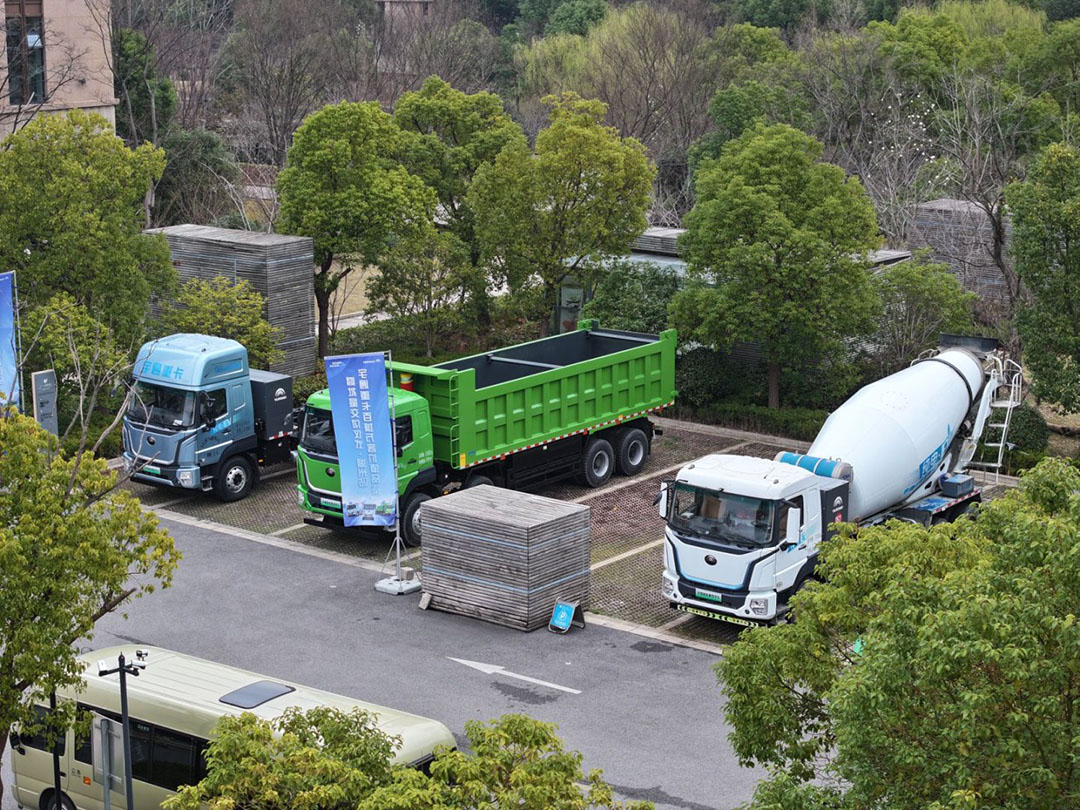 跑贏每一度丨28臺再度交付！宇通重卡百城萬客價值品鑒·湖州站圓滿召開