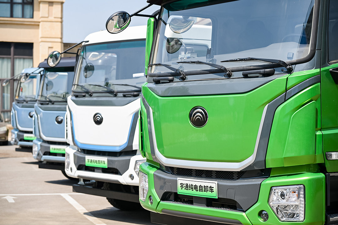 跑贏每一度｜一路北上，宇通重卡2025款新品亮相“國際莊”！